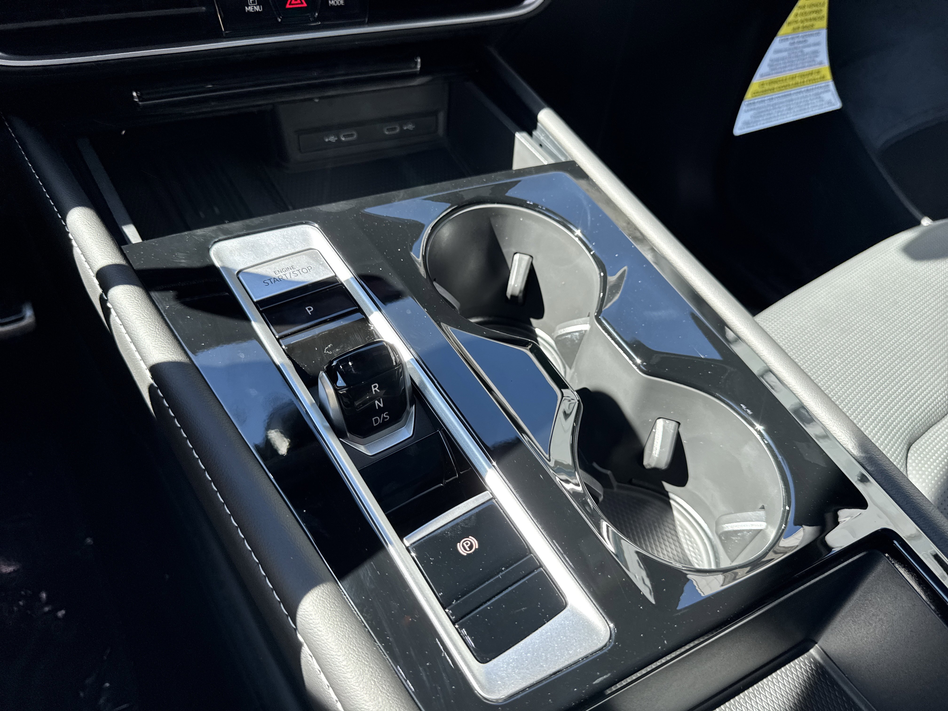 New 2026 Volkswagen Atlas Cross Sport SEL R-Line image 24