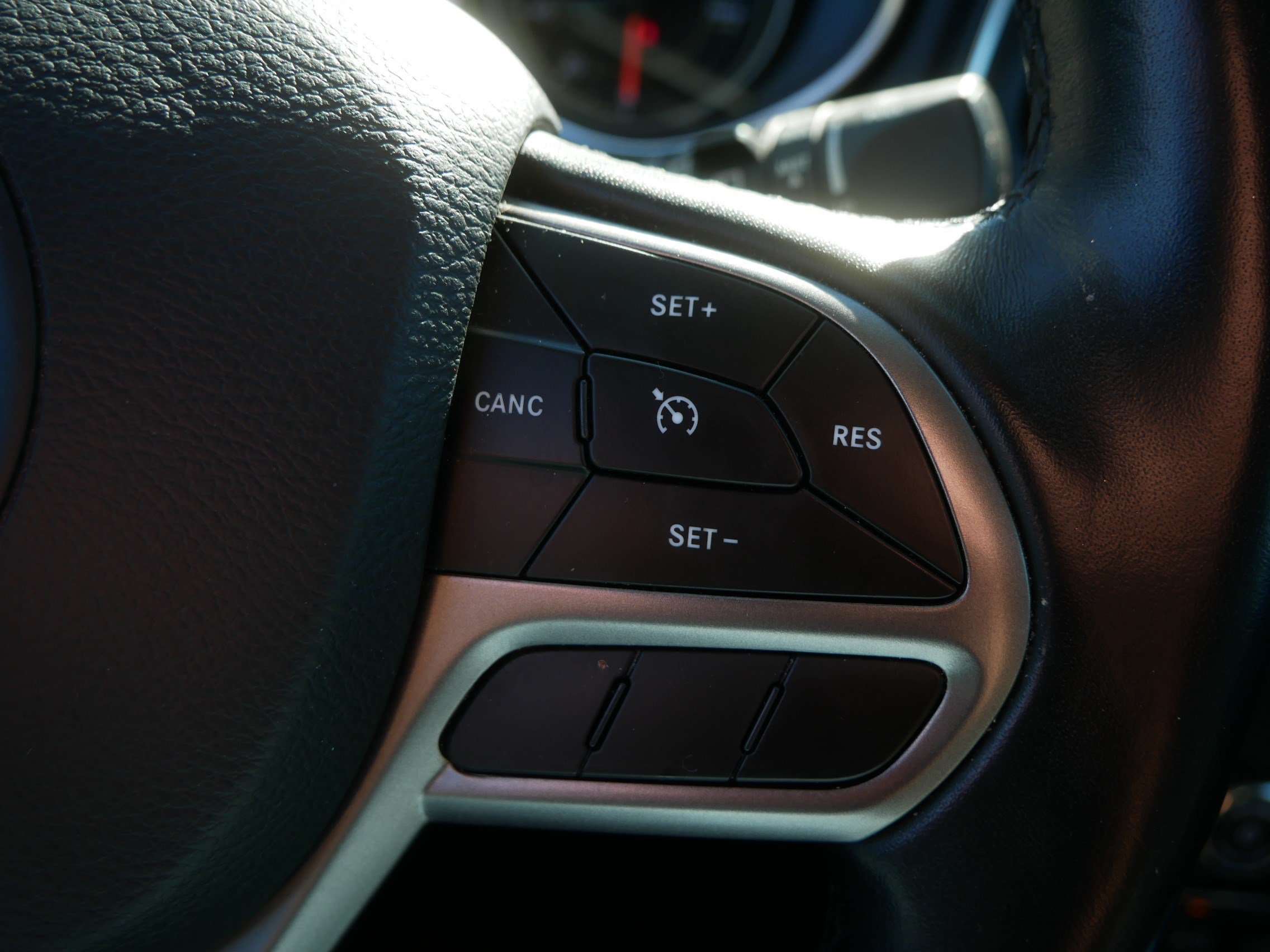 Certified 2020 Jeep Cherokee Latitude Plus w/ Comfort/Convenience Group AWD/4WD image 25