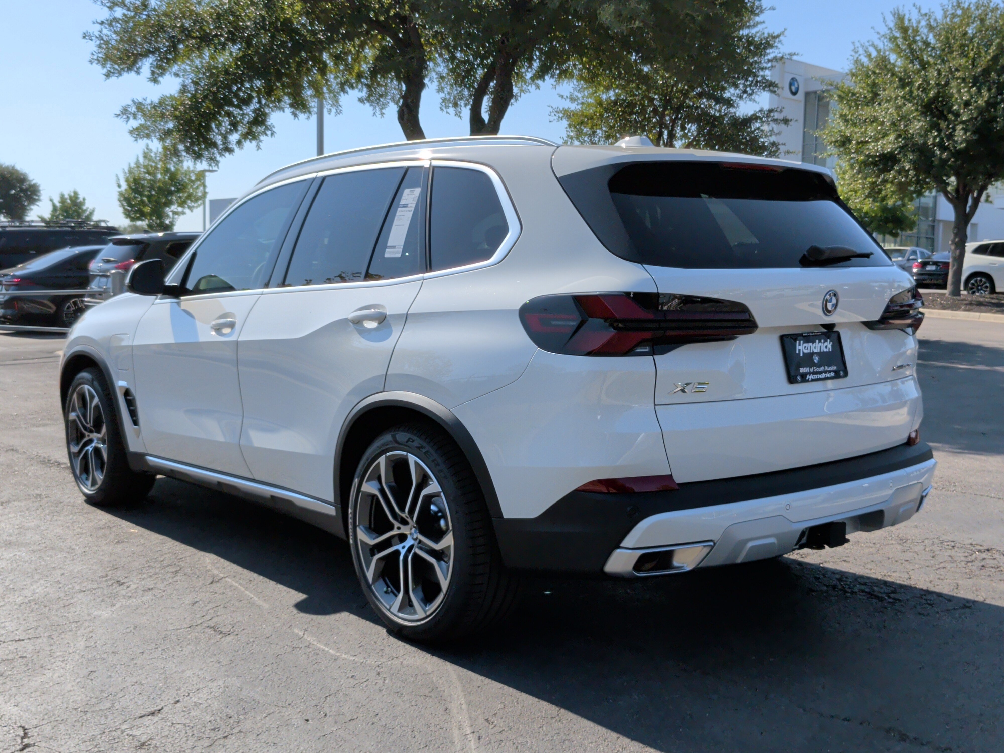 Used 2026 BMW X5 xDrive50e w/ Climate Comfort Package AWD/4WD image 13