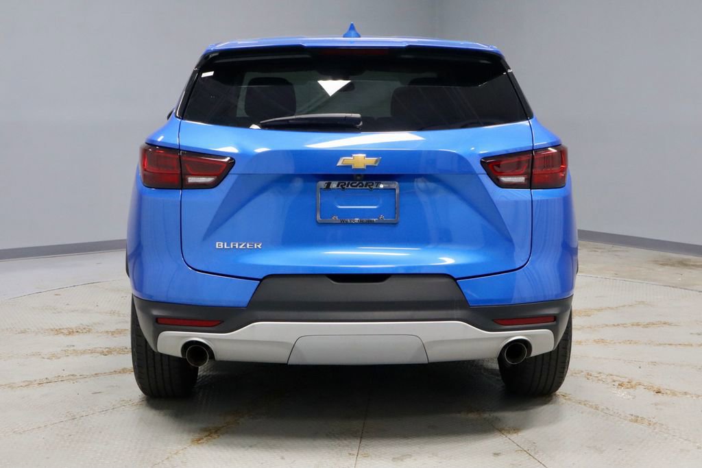 Used 2025 Chevrolet Blazer LT FWD image 12