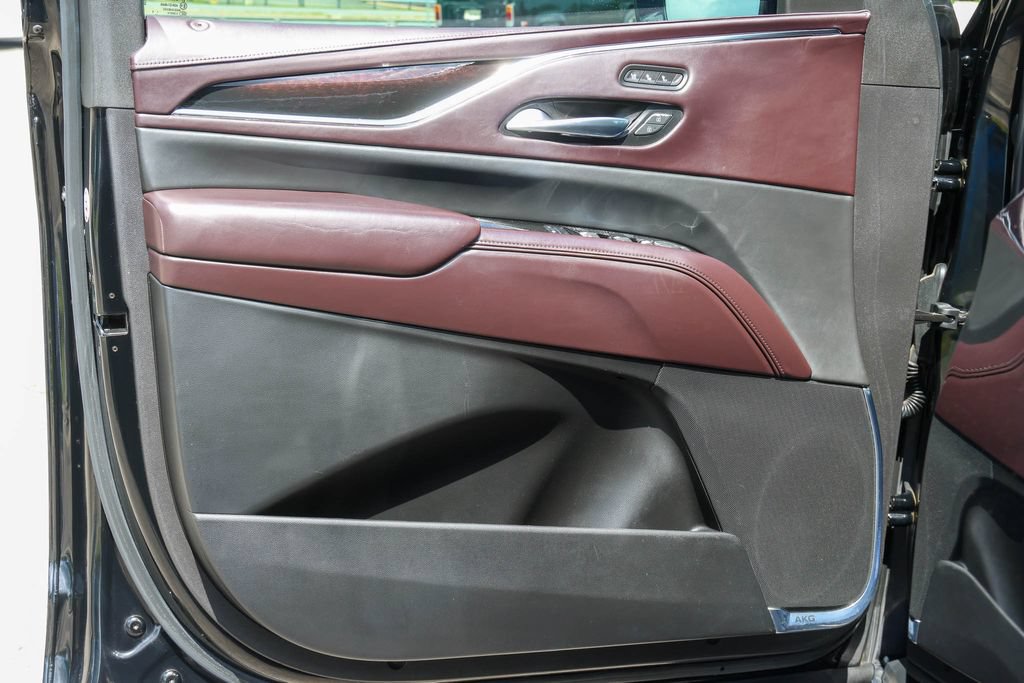 Used 2021 Cadillac Escalade ESV Premium Luxury Platinum AWD/4WD image 4