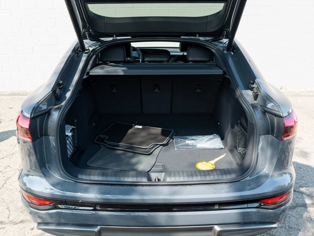 New 2027 Audi Q6 e-tron Premium AWD/4WD image 6