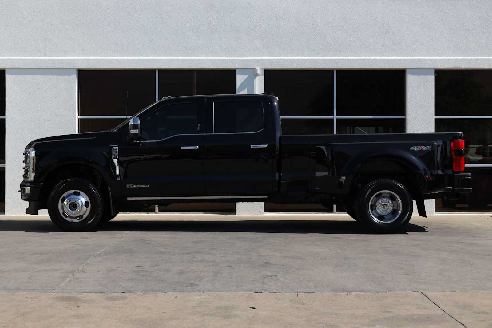 Used 2024 Ford F350 Platinum AWD/4WD image 12