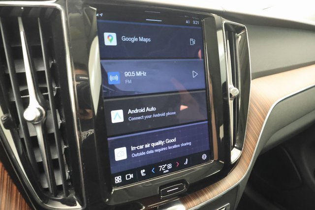 Used 2024 Volvo XC60 B5 Plus image 14