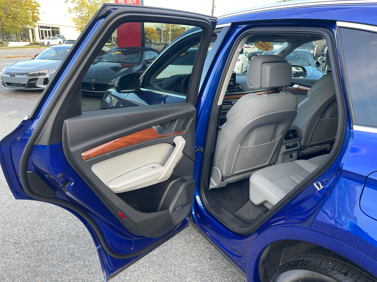 Used 2022 Audi Q5 e Premium Plus w/ Premium Plus Package image 22