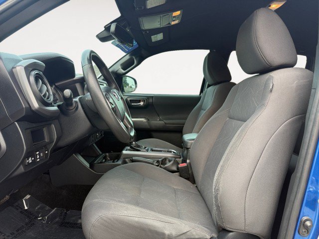 Used 2018 Toyota Tacoma TRD Sport AWD/4WD image 4
