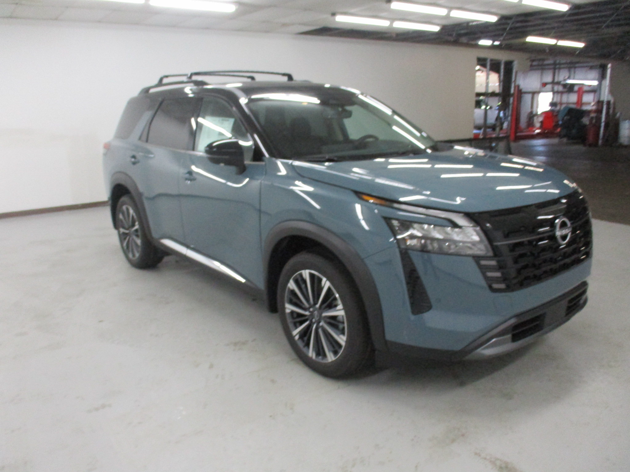 New 2026 Nissan Pathfinder Platinum