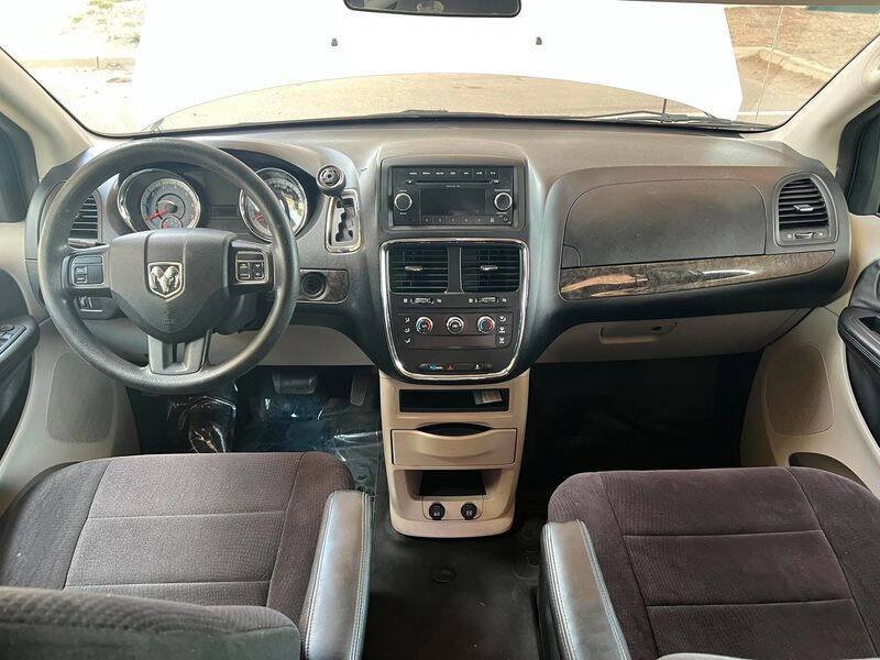 Used 2011 Dodge Grand Caravan FWD image 21