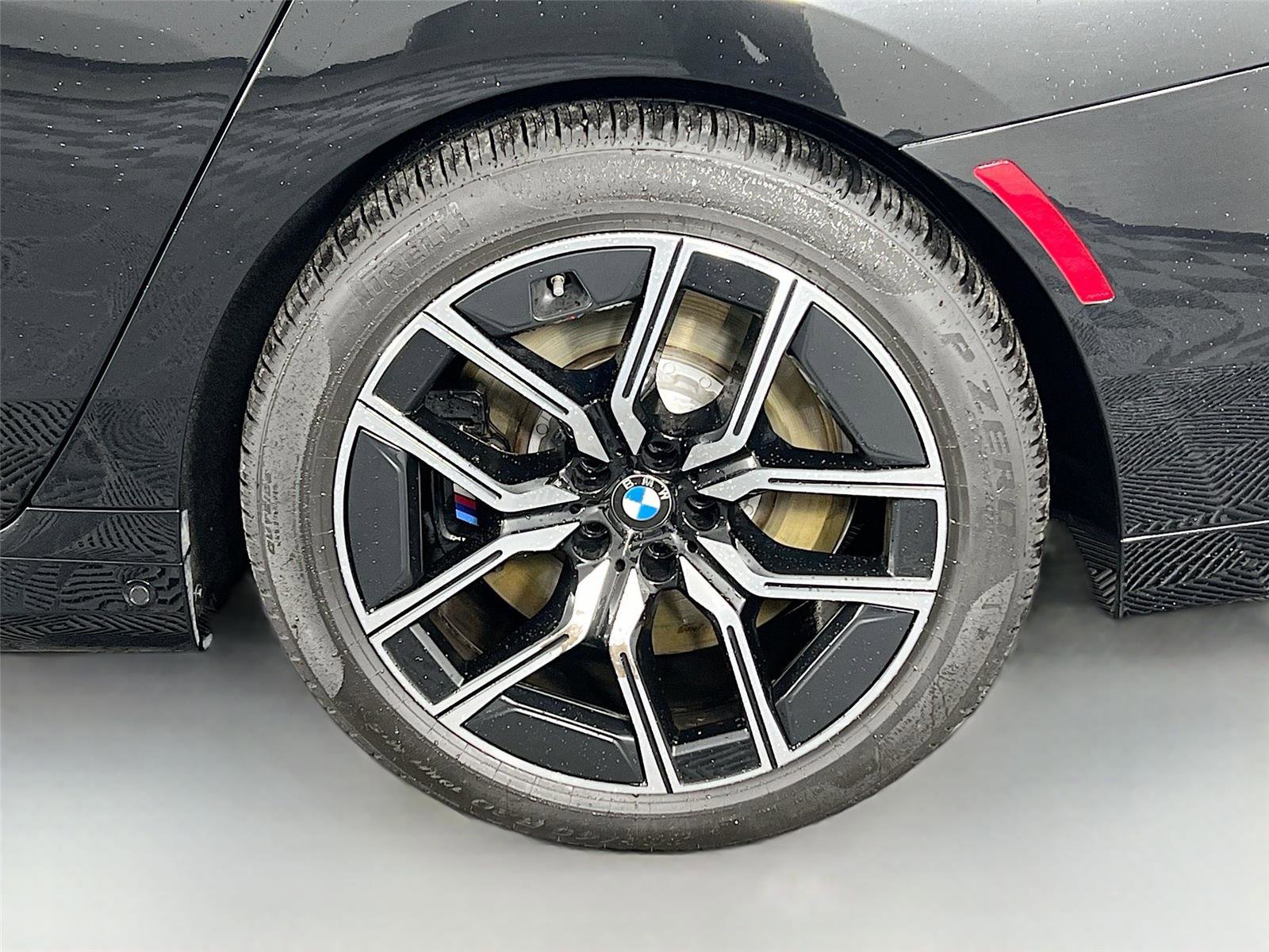 Certified 2024 BMW 760i xDrive w/ Executive Package image 32