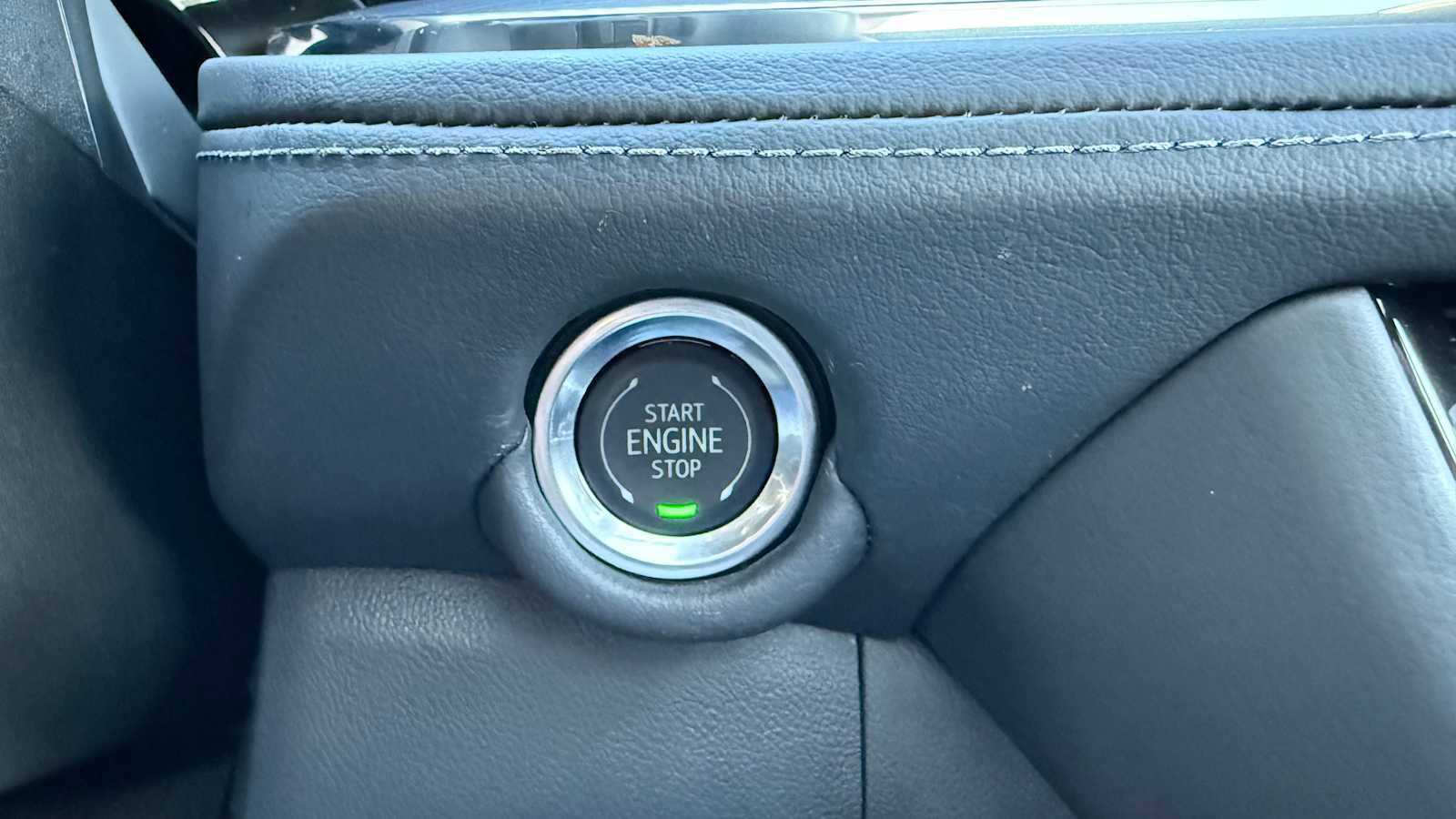 Used 2025 Chevrolet Suburban LT w/ Comfort Package image 20