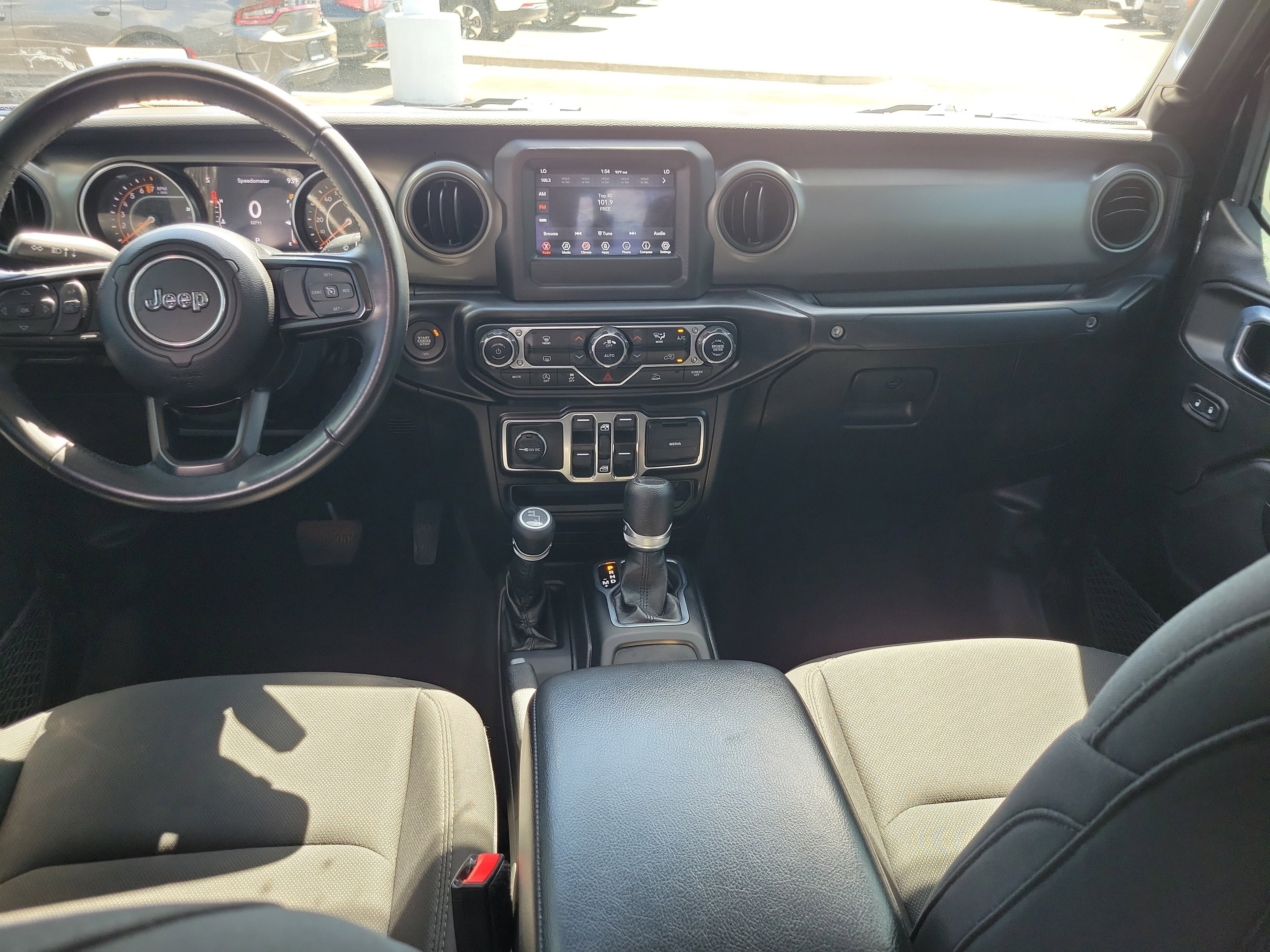 Used 2022 Jeep Gladiator Sport image 11