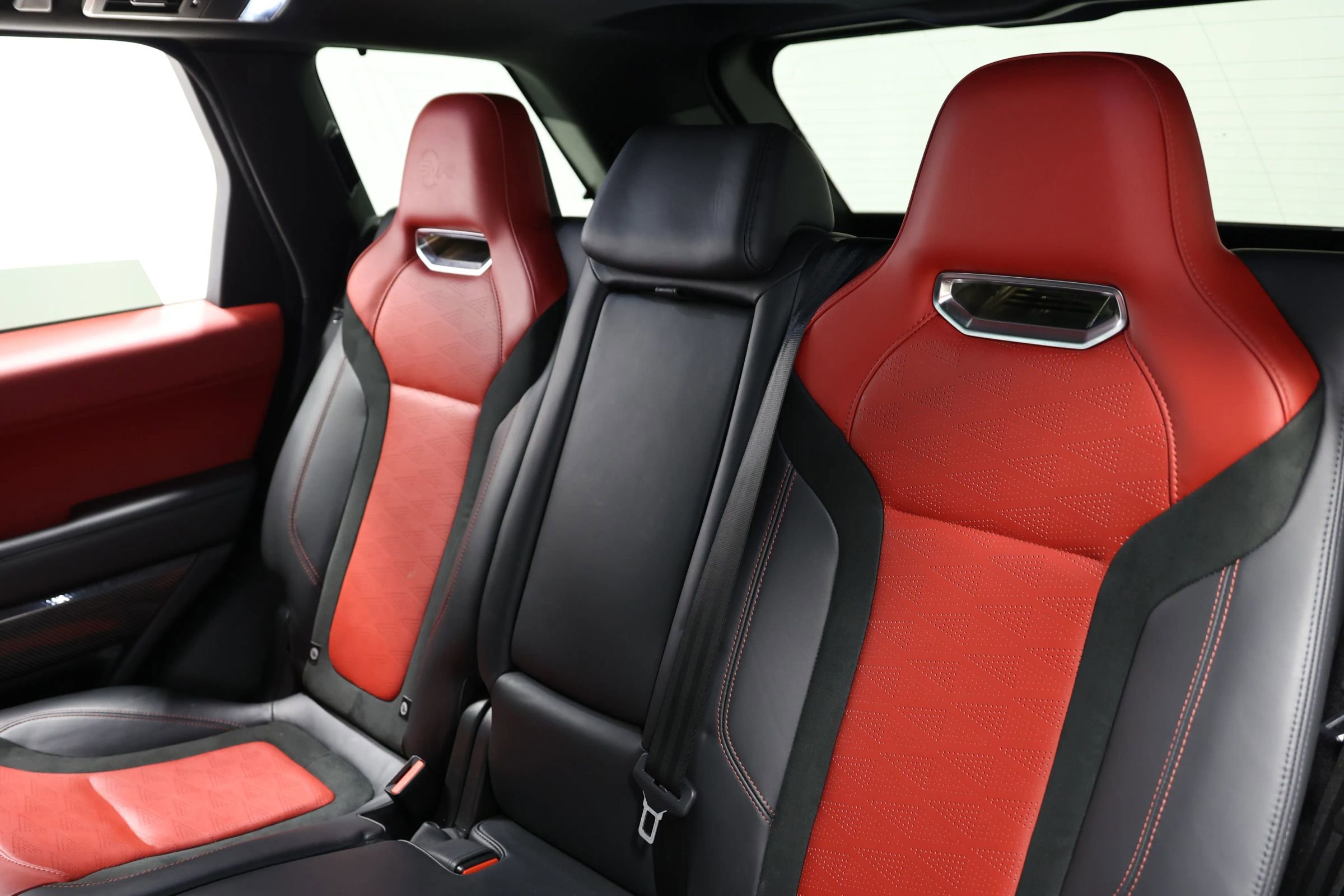 Used 2020 Land Rover Range Rover Sport SVR image 48