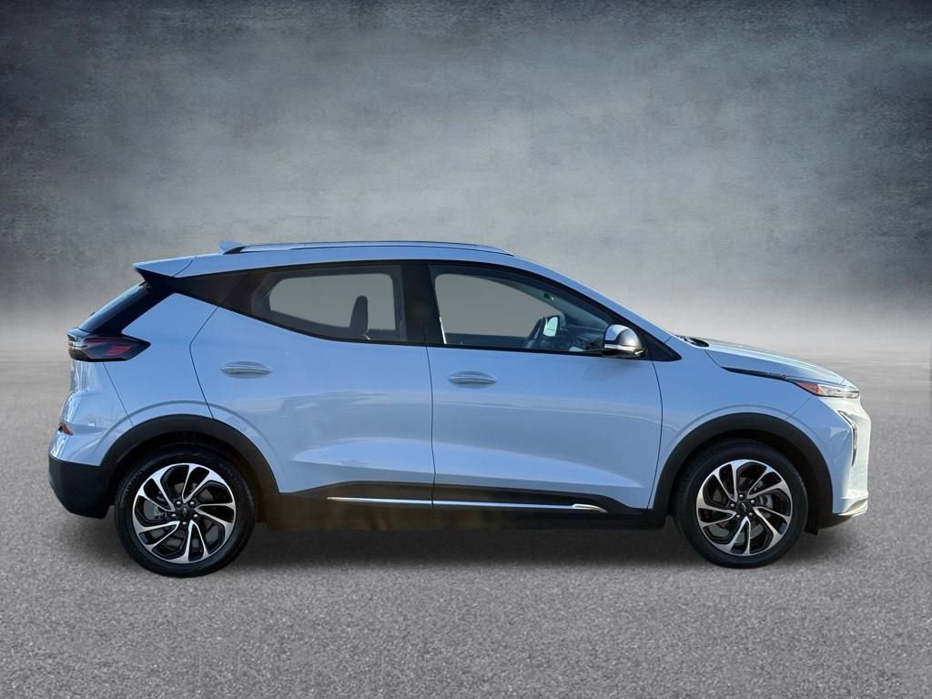 Certified 2022 Chevrolet Bolt EUV Premier w/ Sun & Sound Package image 3
