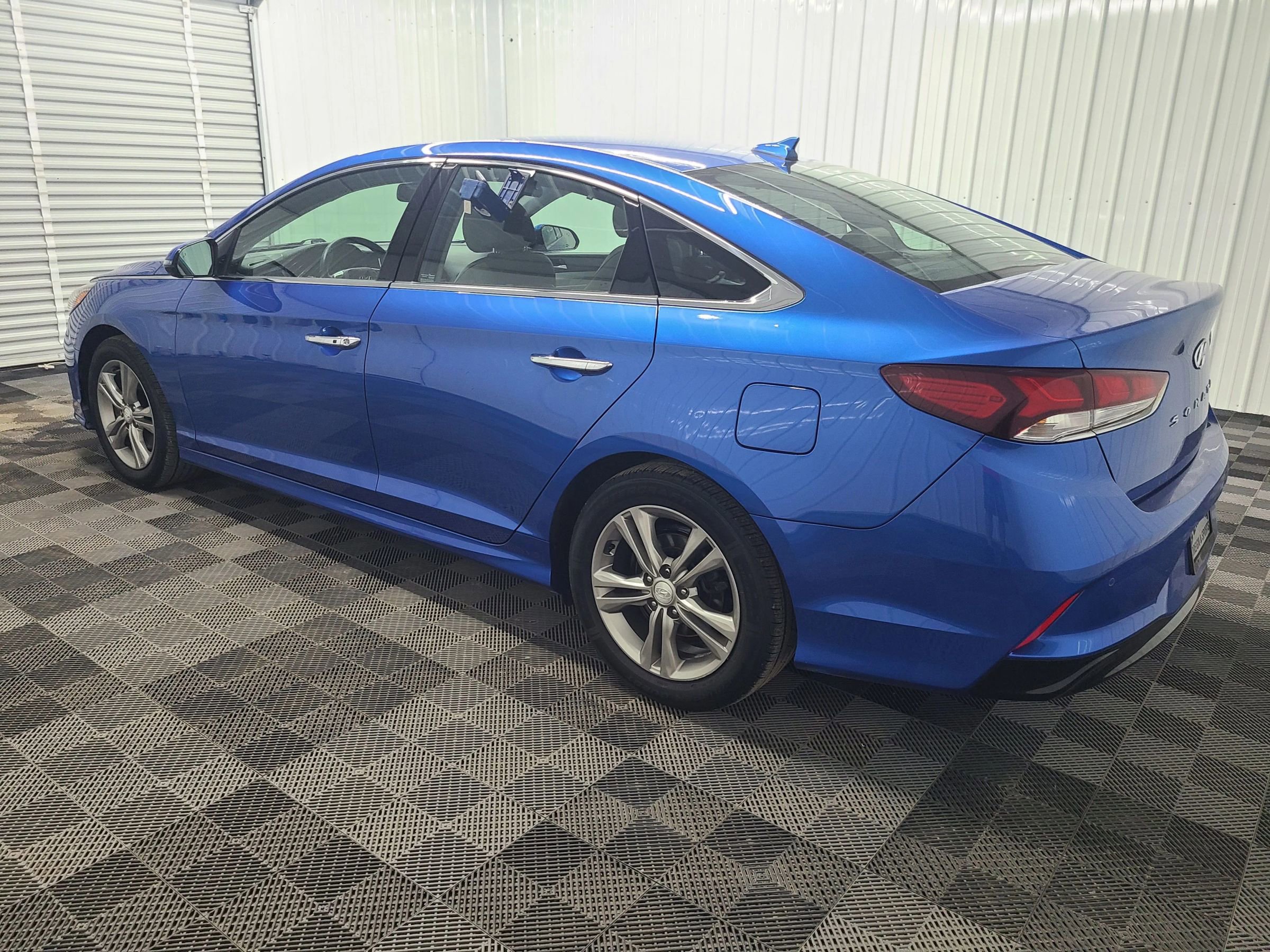 Used 2018 Hyundai Sonata Limited w/ Limited Ultimate Package 03 FWD image 9