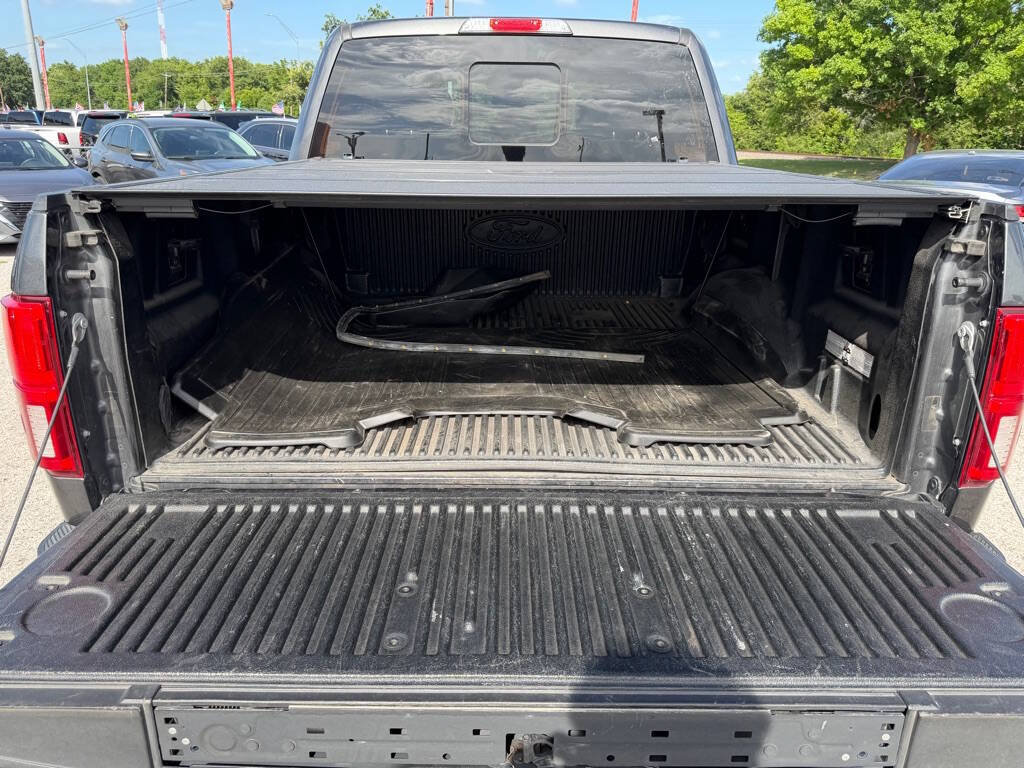 Used 2018 Ford F150 Platinum w/ Equipment Group 701A Luxury AWD/4WD image 31