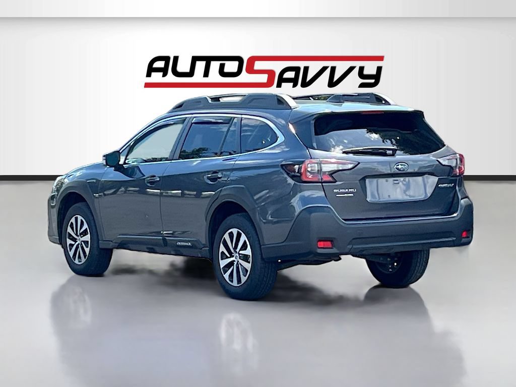 Used 2025 Subaru Outback Premium AWD/4WD image 5