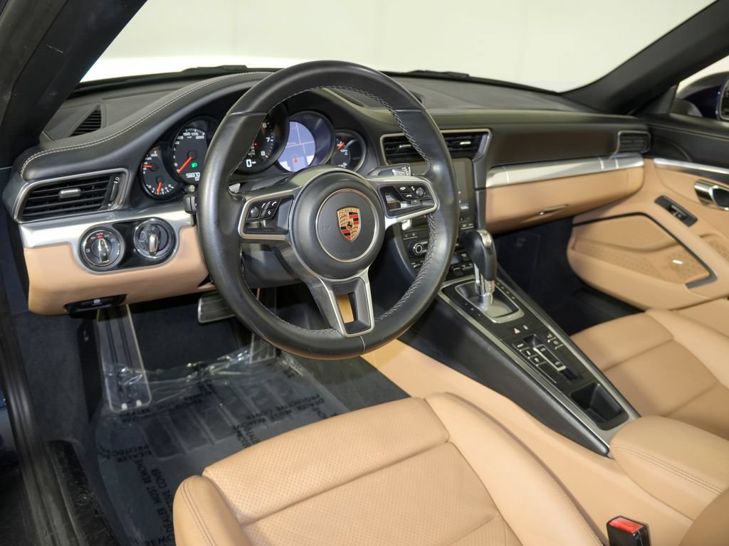 Certified 2017 Porsche 911 Targa 4 AWD/4WD image 4