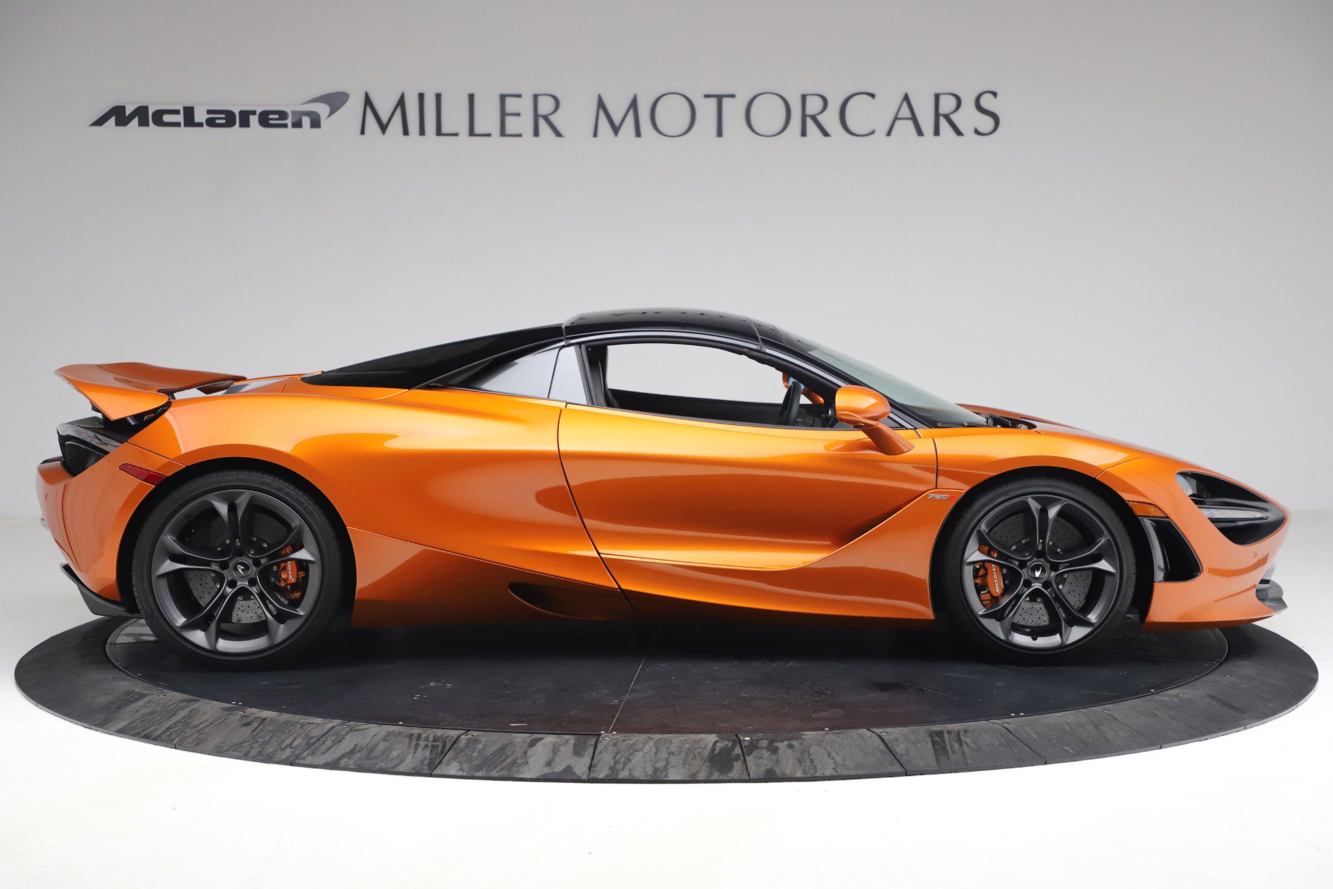 Used 2020 McLaren 720S Spider image 28