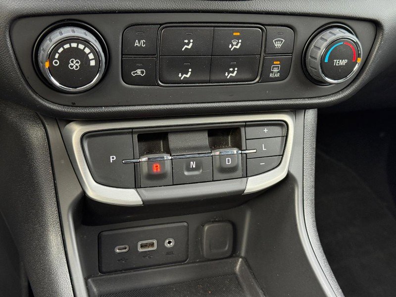 Used 2023 GMC Terrain SLE image 19