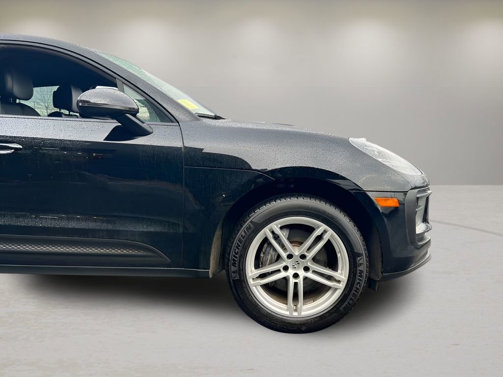 Used 2024 Porsche Macan T AWD/4WD image 11