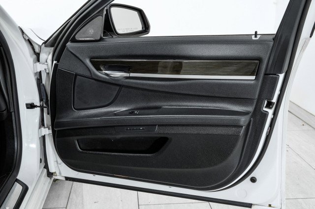 Used 2015 BMW 740Li xDrive AWD/4WD image 47