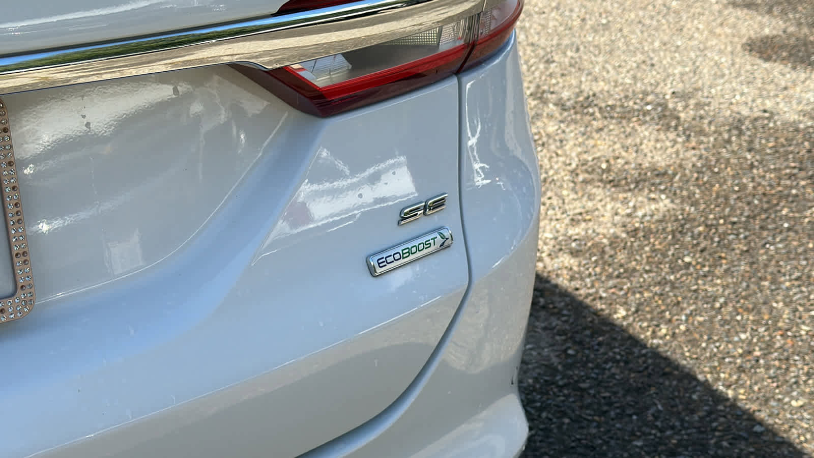 Used 2018 Ford Fusion SE w/ Fusion SE Technology Package FWD image 19