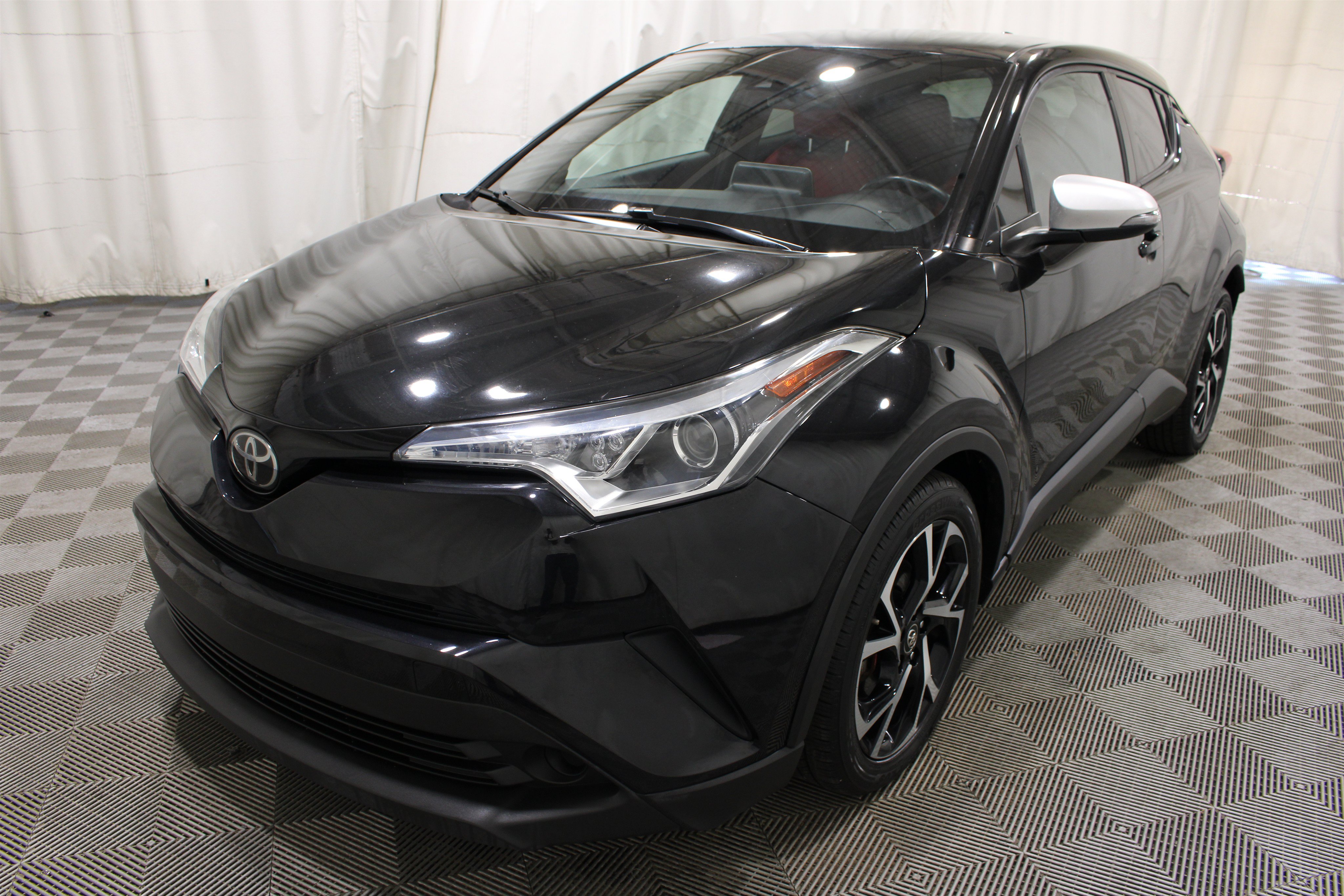 Used 2019 Toyota C-HR XLE FWD image 33