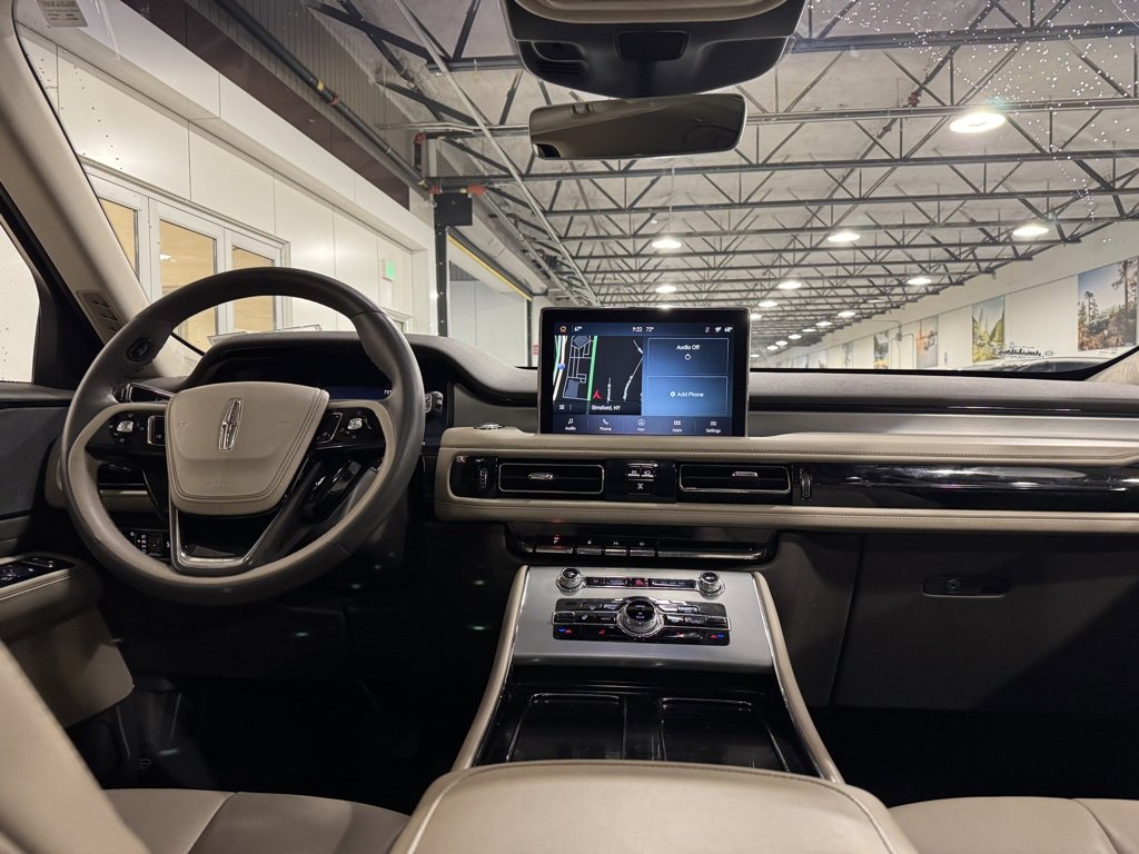 Used 2022 Lincoln Aviator AWD w/ Premium Package image 13
