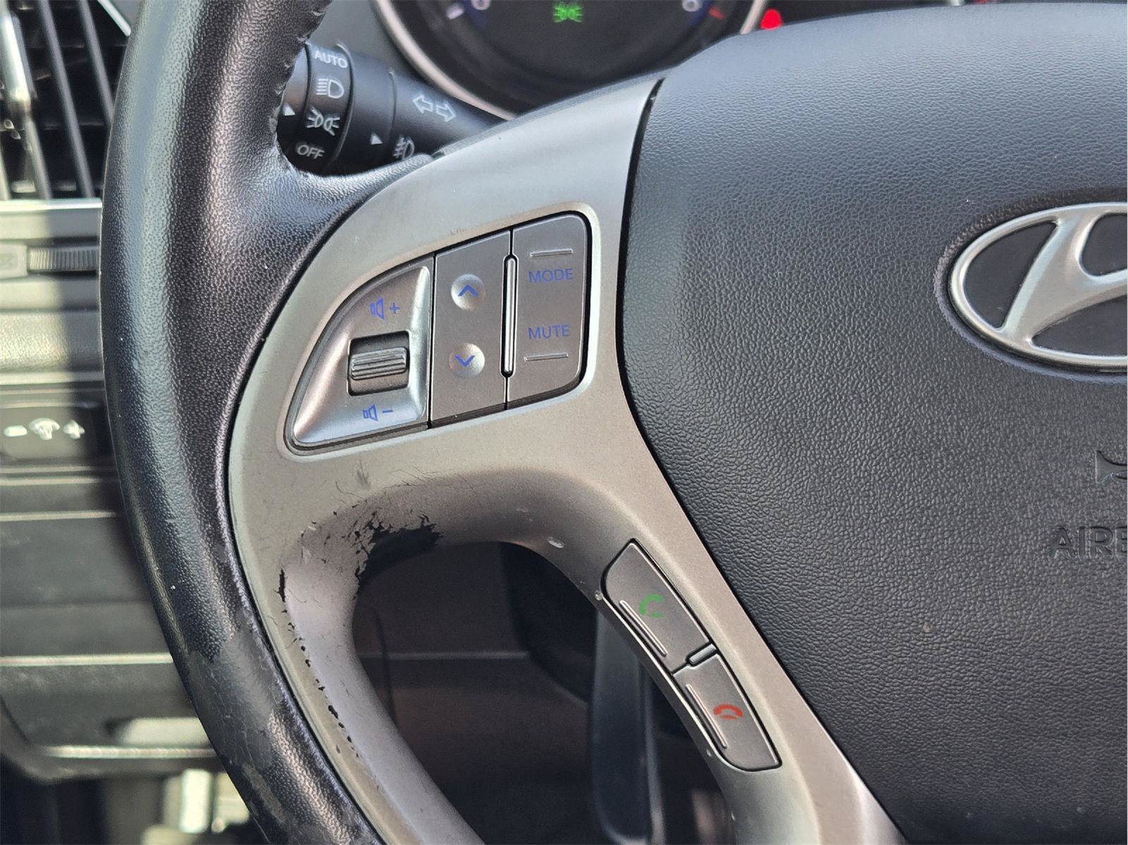 Used 2013 Hyundai Tucson Limited FWD image 26