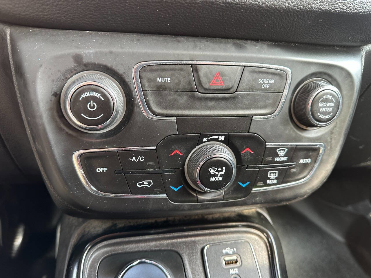 Used 2019 Jeep Compass Limited image 46