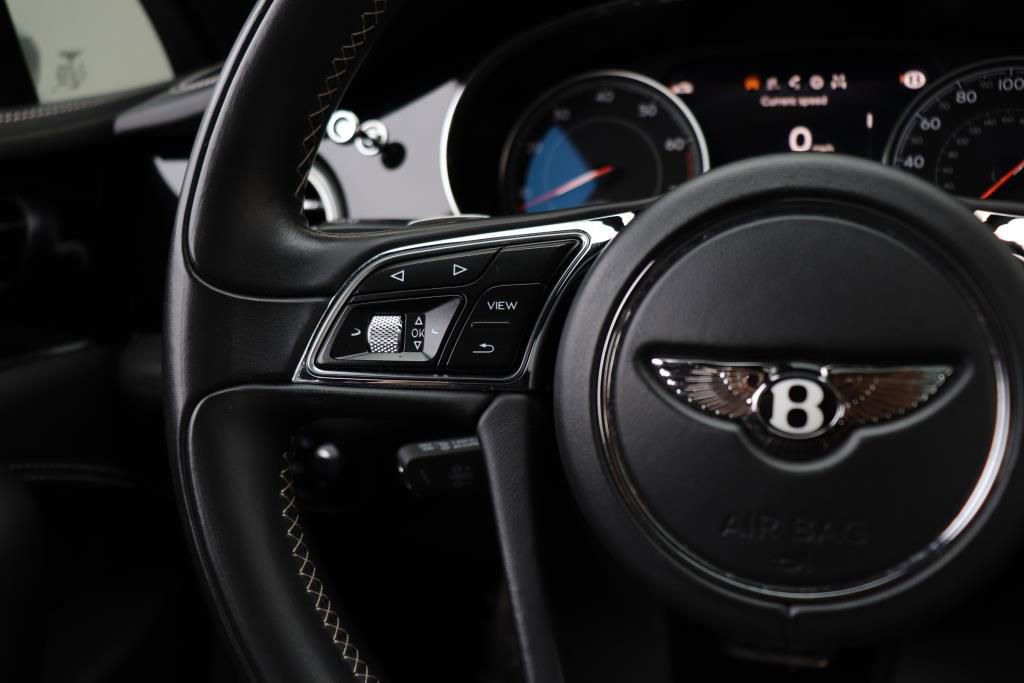 Used 2017 Bentley Bentayga image 45