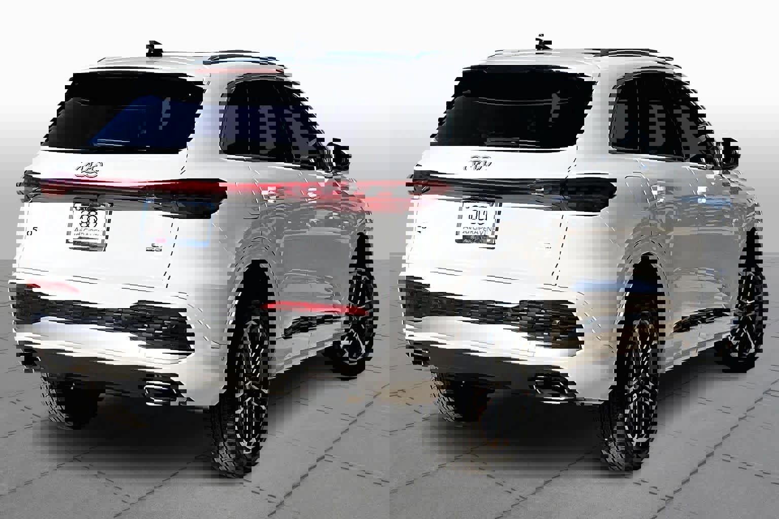 Used 2025 Audi Q5 Premium w/ Convenience Package image 11