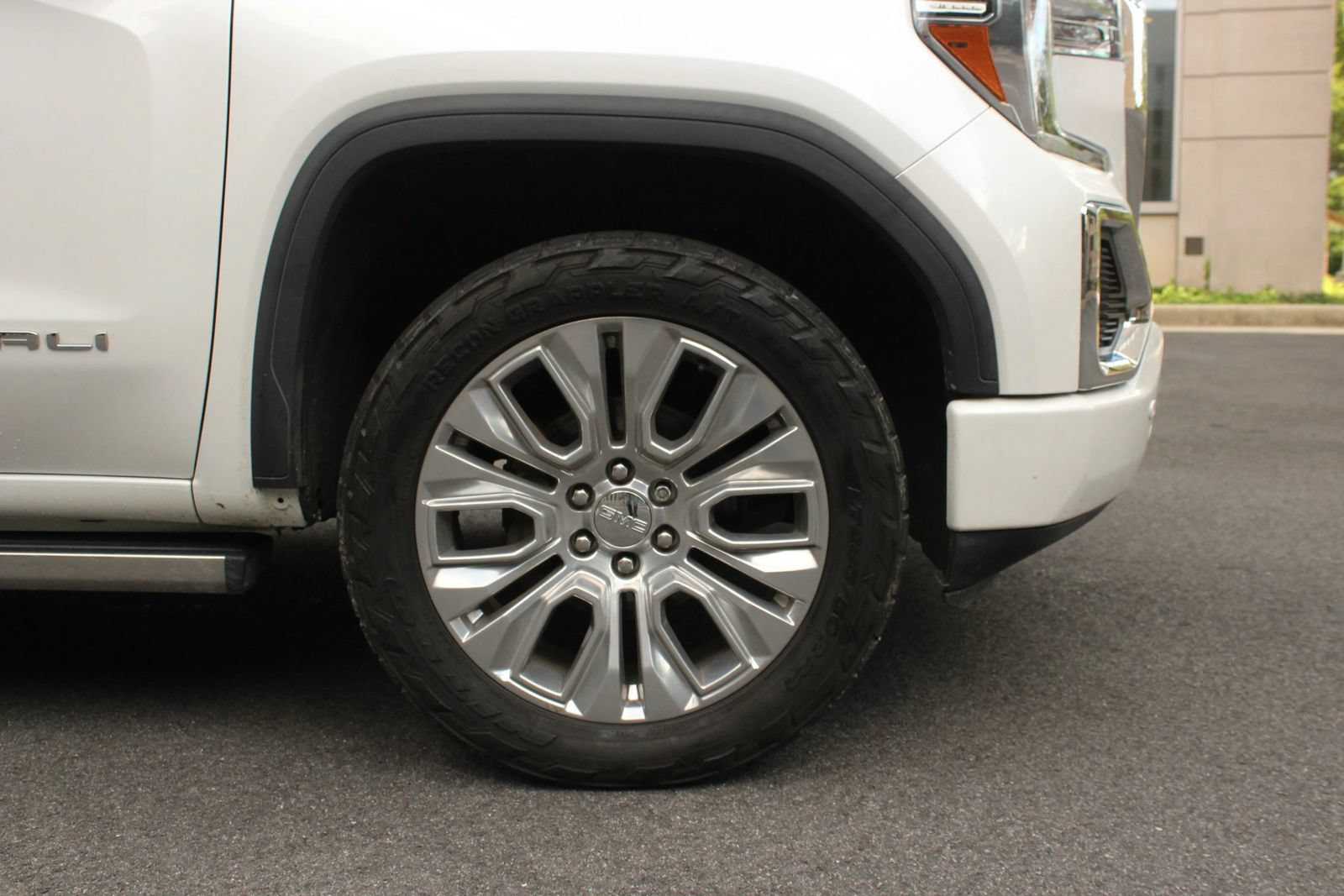 Used 2020 GMC Sierra 1500 Denali w/ Denali Ultimate Package AWD/4WD image 4
