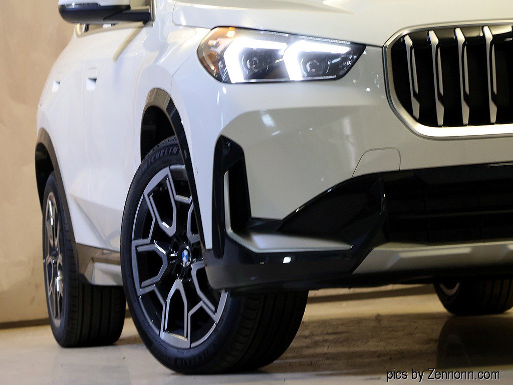 New 2026 BMW X1 xDrive28i w/ Convenience Package AWD/4WD image 4