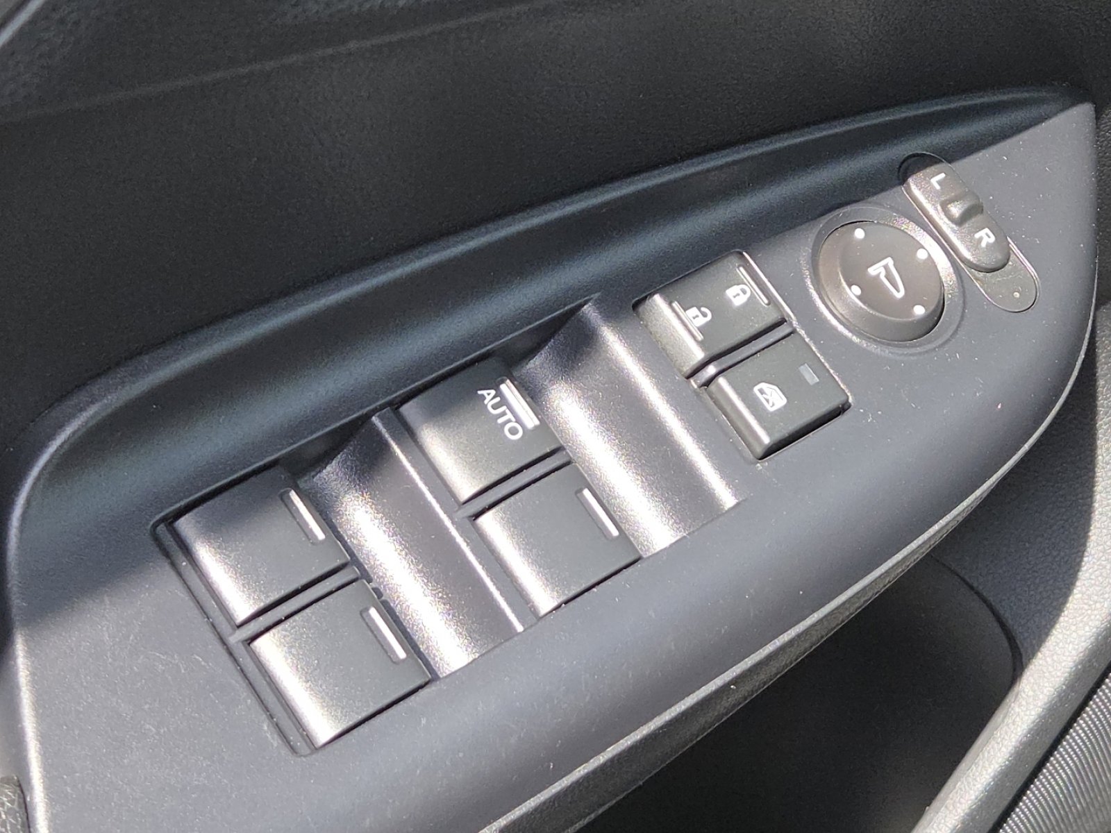 Used 2020 Honda Fit LX image 31