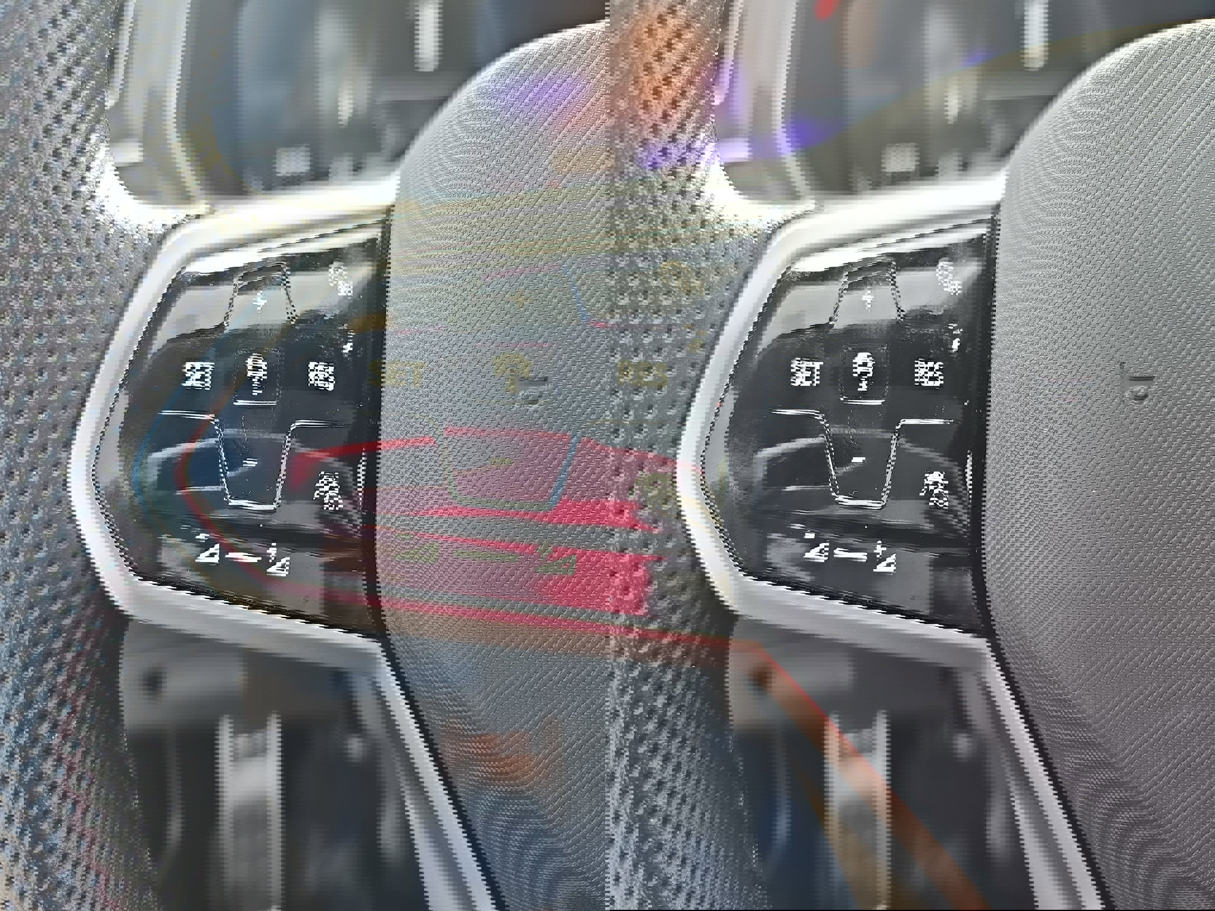 Used 2024 Volkswagen Tiguan SE R-Line image 18