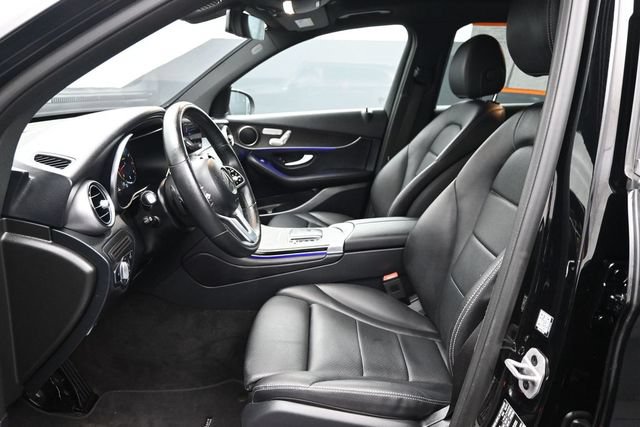 Used 2021 Mercedes-Benz GLC 300 4MATIC w/ Premium Package image 7