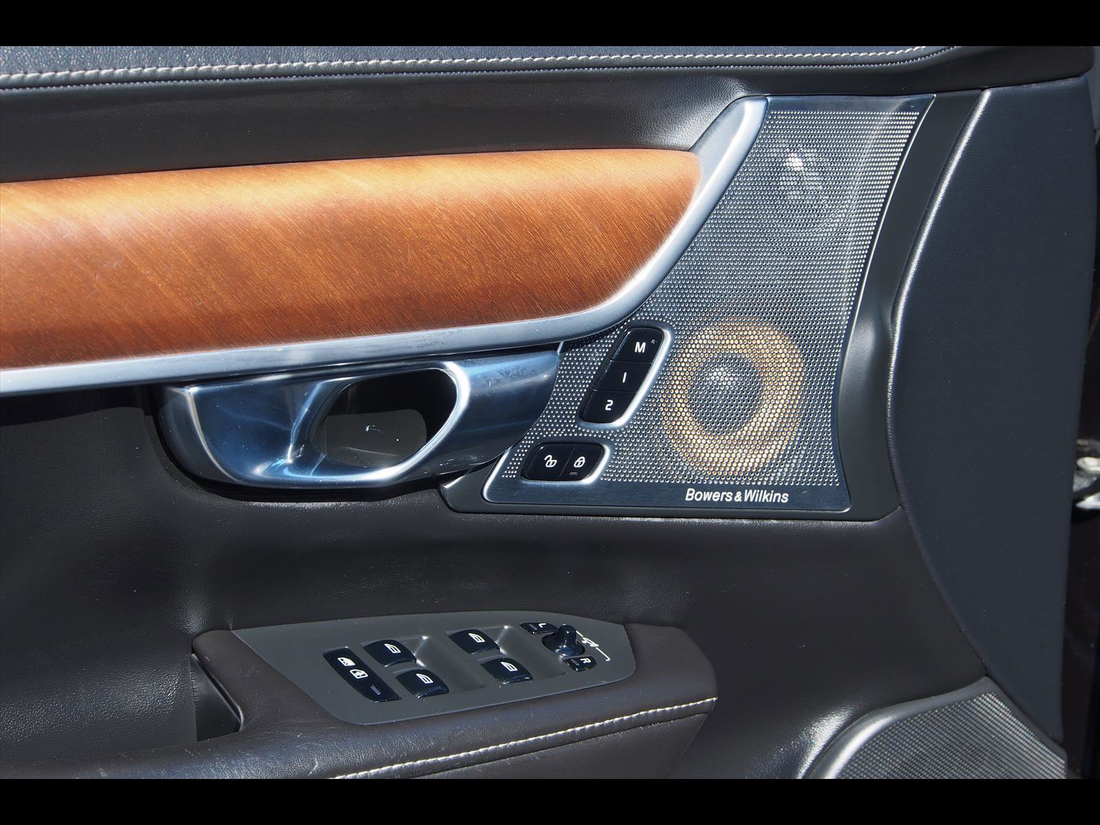 Used 2017 Volvo S90 T6 Inscription w/ Vision Package image 21