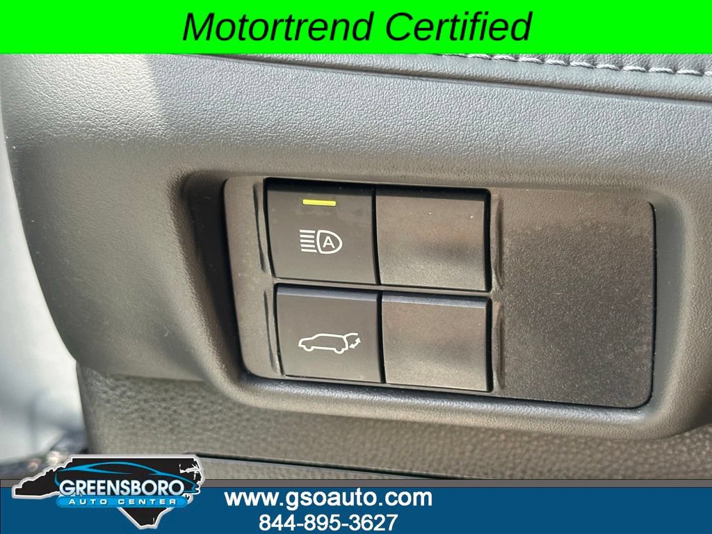Used 2020 Toyota Highlander XLE AWD/4WD image 34