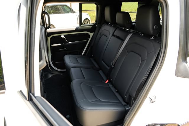 New 2026 Land Rover Defender 110 X-Dynamic SE AWD/4WD image 47