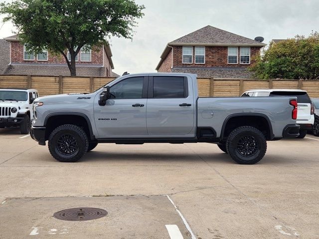 Used 2025 Chevrolet Silverado 2500 ZR2 w/ Technology Package image 12