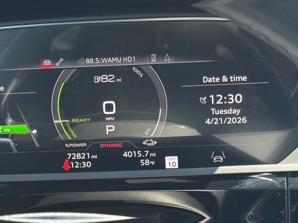 Used 2022 Audi e-tron Premium Plus w/ Premium Plus Package AWD/4WD image 13