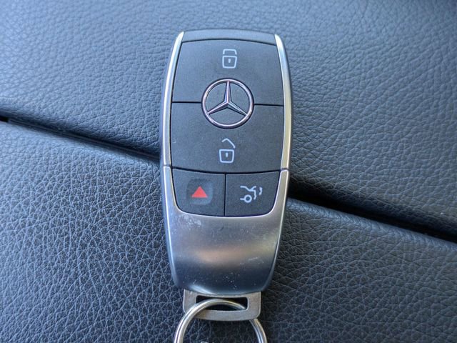 Used 2022 Mercedes-Benz GLC 300 4MATIC image 34
