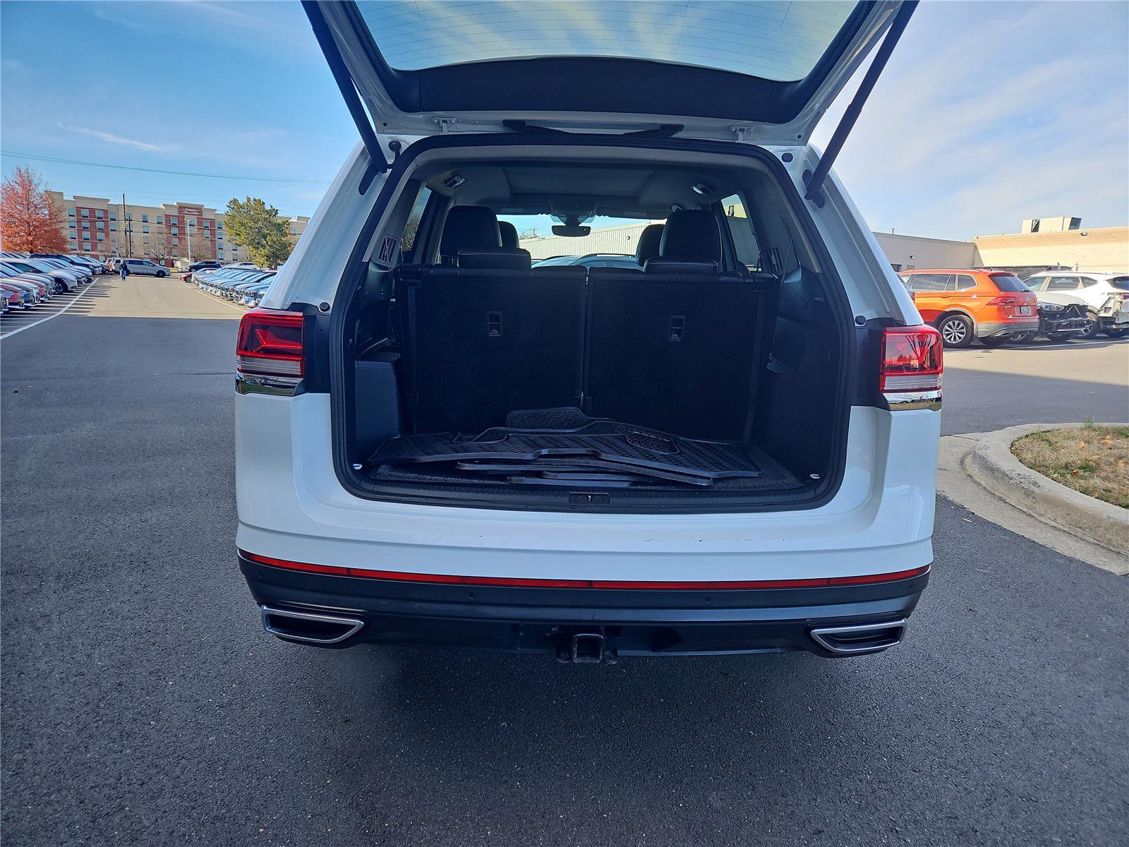 Certified 2021 Volkswagen Atlas SEL image 5