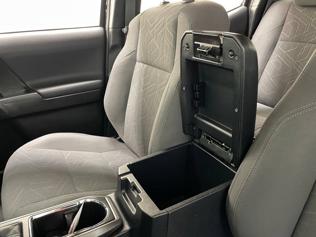 Used 2019 Toyota Tacoma TRD Off-Road AWD/4WD image 32