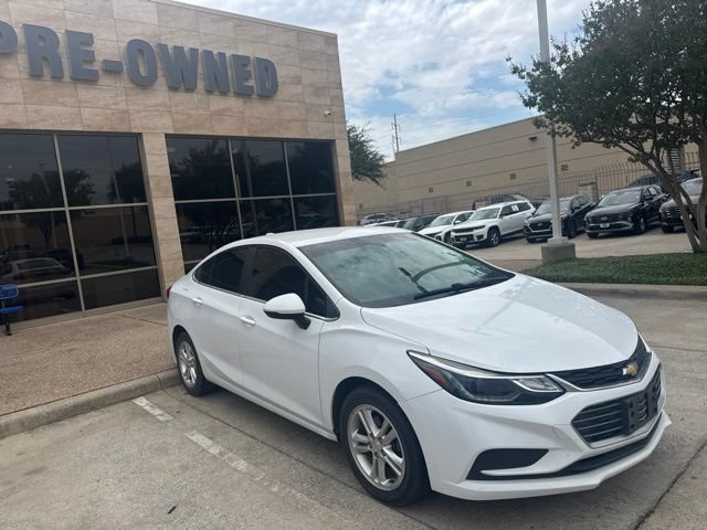 Used 2017 Chevrolet Cruze LT FWD image 8