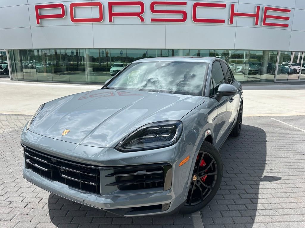 Certified 2025 Porsche Cayenne S AWD/4WD image 1