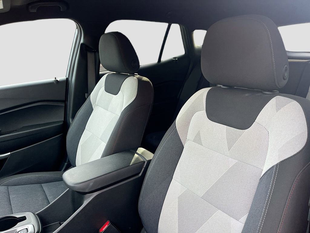 Used 2024 Chevrolet Trax RS FWD image 21