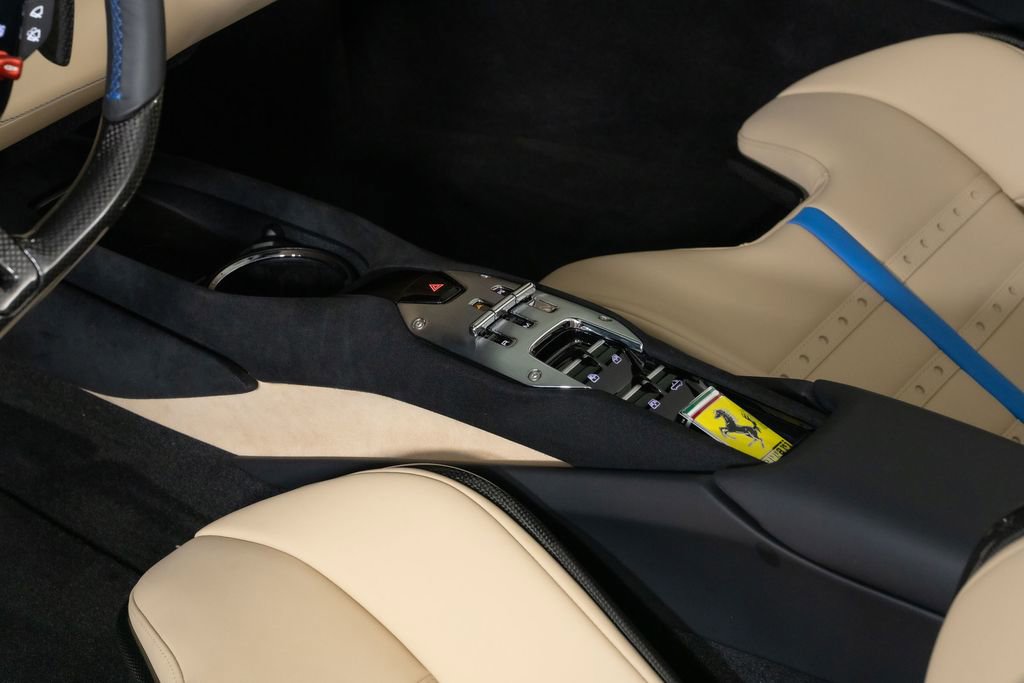 Used 2025 Ferrari 296 GTS RWD image 39