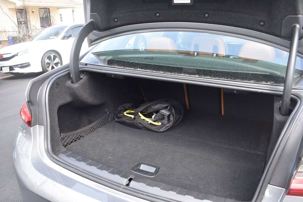 Used 2023 BMW 330e xDrive w/ M Sport Package image 32